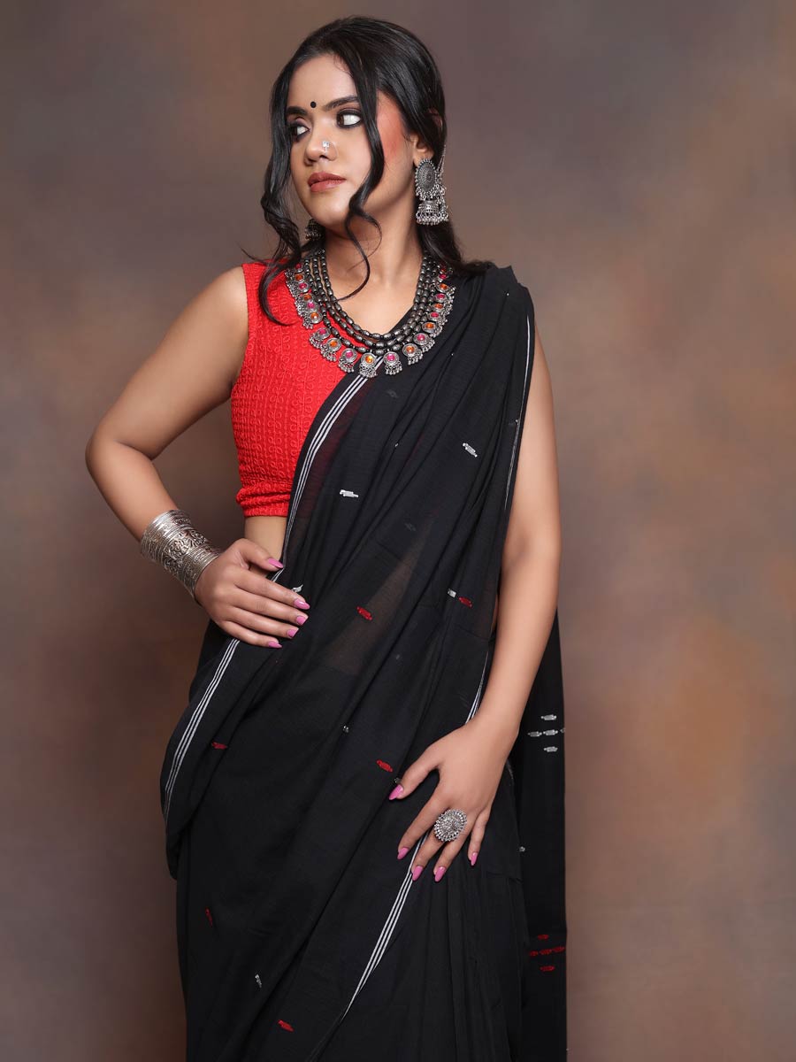 MulMul 140 Cotton Pure - Black red Tussel